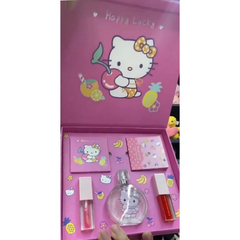 1 cute kitten Happy Lucky Makeup Set *random box color